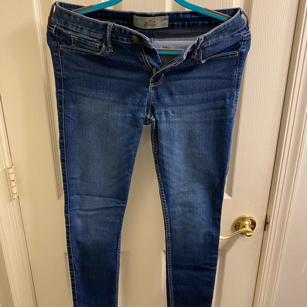 Hollister Low-Rise Super Skinny Jeans 7S